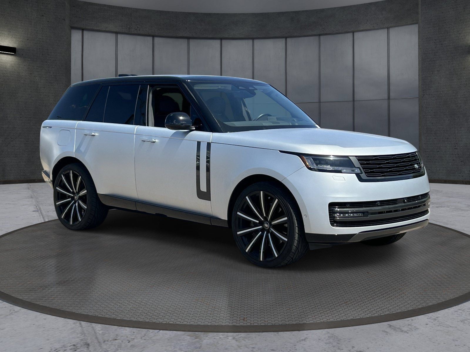 Used 2024 Land Rover Range Rover SE AWD/4WD image 8