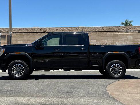 Certified 2022 GMC Sierra 2500 AT4 w/ AT4 Preferred Package AWD/4WD image 7