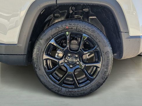 New 2026 Jeep Compass Latitude image 6