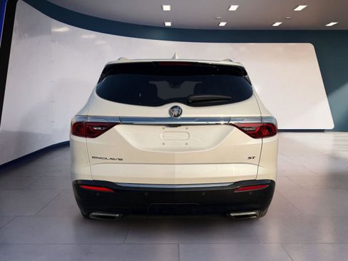 Used 2024 Buick Enclave Essence w/ Sport Touring Edition FWD image 4
