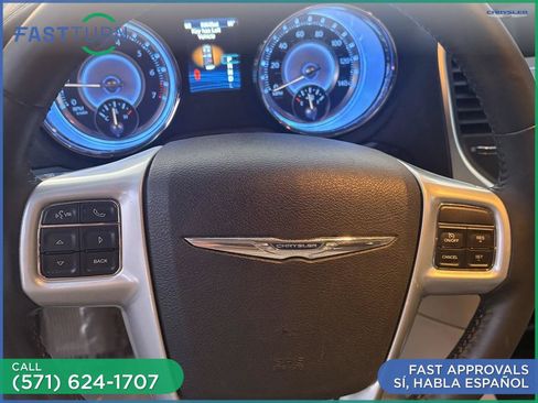 Used 2014 Chrysler 300 w/ Driver Convenience Group RWD image 17