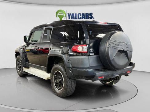 Used 2012 Toyota FJ Cruiser 4WD w/ Upgrade Pkg image 3