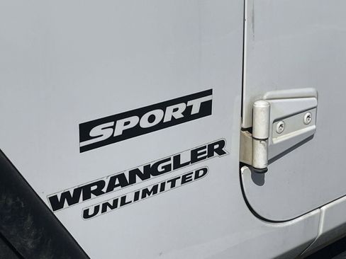 Used 2015 Jeep Wrangler Unlimited Sport w/ Connectivity Group image 9