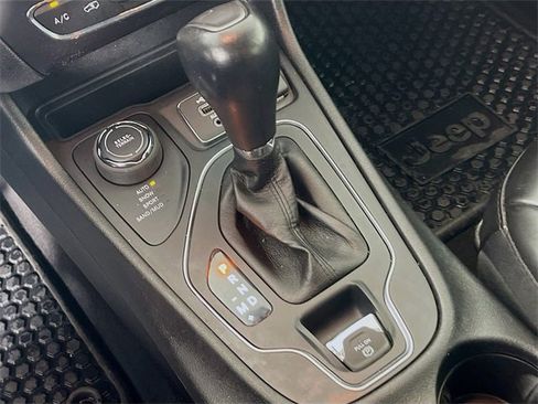 Used 2022 Jeep Cherokee Latitude w/ Trailer Tow Group image 17