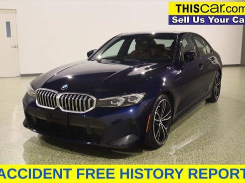 Used 2023 BMW 330i Sedan w/ M Sport Package RWD image 4