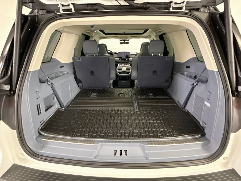 Used 2024 Lincoln Navigator Black Label AWD/4WD image 26