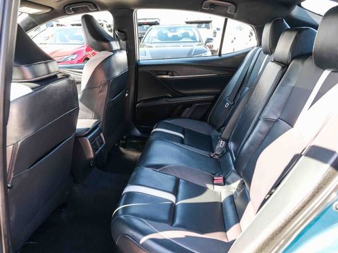 Used 2025 Toyota Camry SE FWD image 20