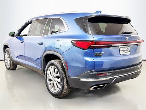 Used 2025 Buick Enclave Preferred image 6