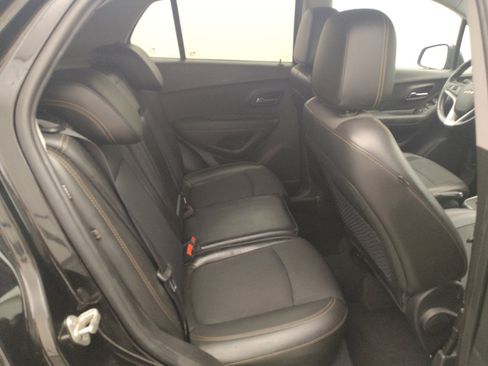 Used 2018 Chevrolet Trax LT w/ LT Convenience Package FWD image 19