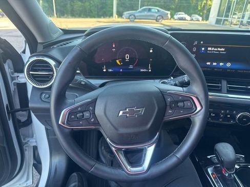 Used 2025 Chevrolet Trax ACTIV w/ Driver Confidence Package image 22