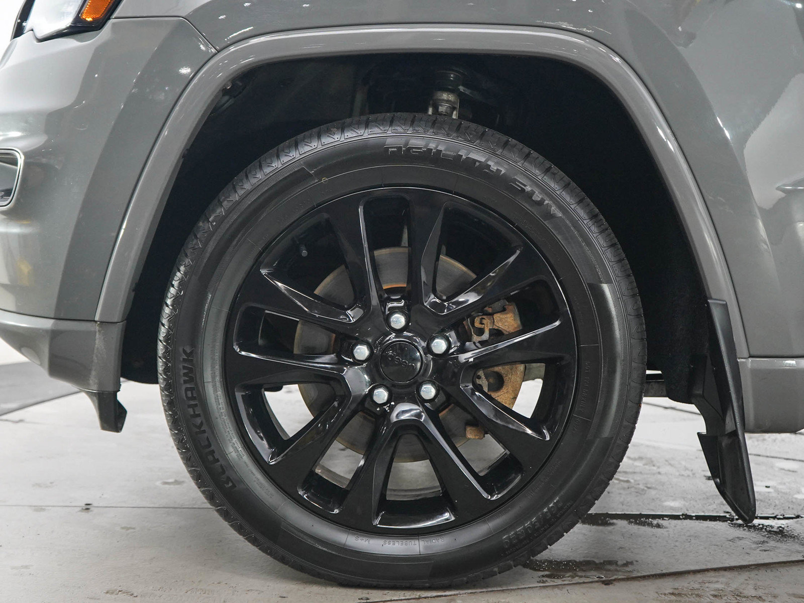 Used 2021 Jeep Grand Cherokee Altitude AWD/4WD image 30