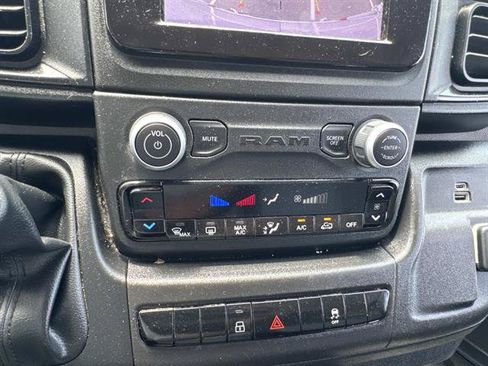Used 2025 RAM ProMaster 2500 w/ Convenience Group FWD image 18