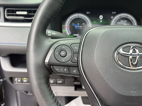 Used 2025 Toyota RAV4 XSE w/ Advanced Technology Package AWD/4WD image 21