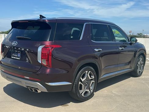 Used 2024 Hyundai Palisade Limited FWD image 13