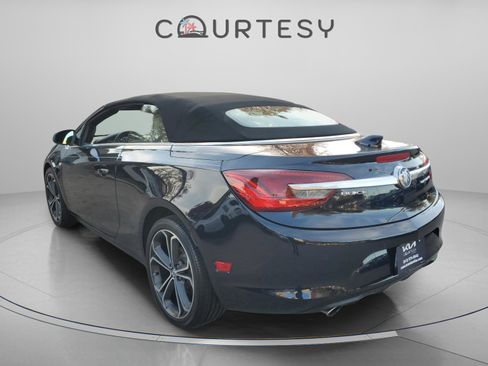 Used 2019 Buick Cascada Premium image 2