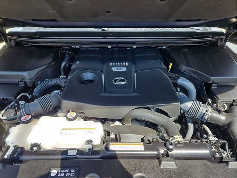Used 2024 Lexus GX 550 w/ Accessory Package (2T) AWD/4WD image 39