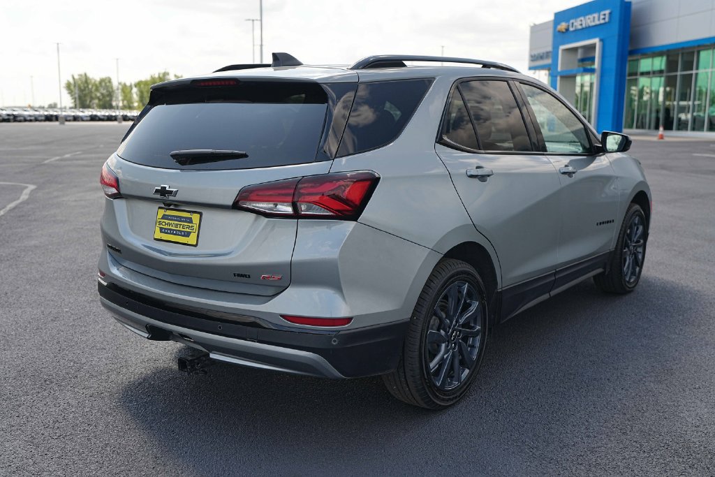 Used 2024 Chevrolet Equinox RS w/ LPO, Floor Liner Package AWD/4WD image 7