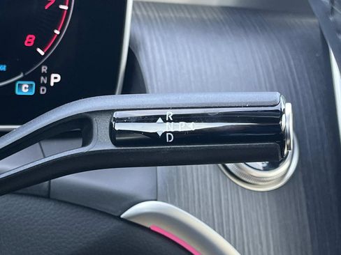 Used 2025 Mercedes-Benz GLC 300 image 36