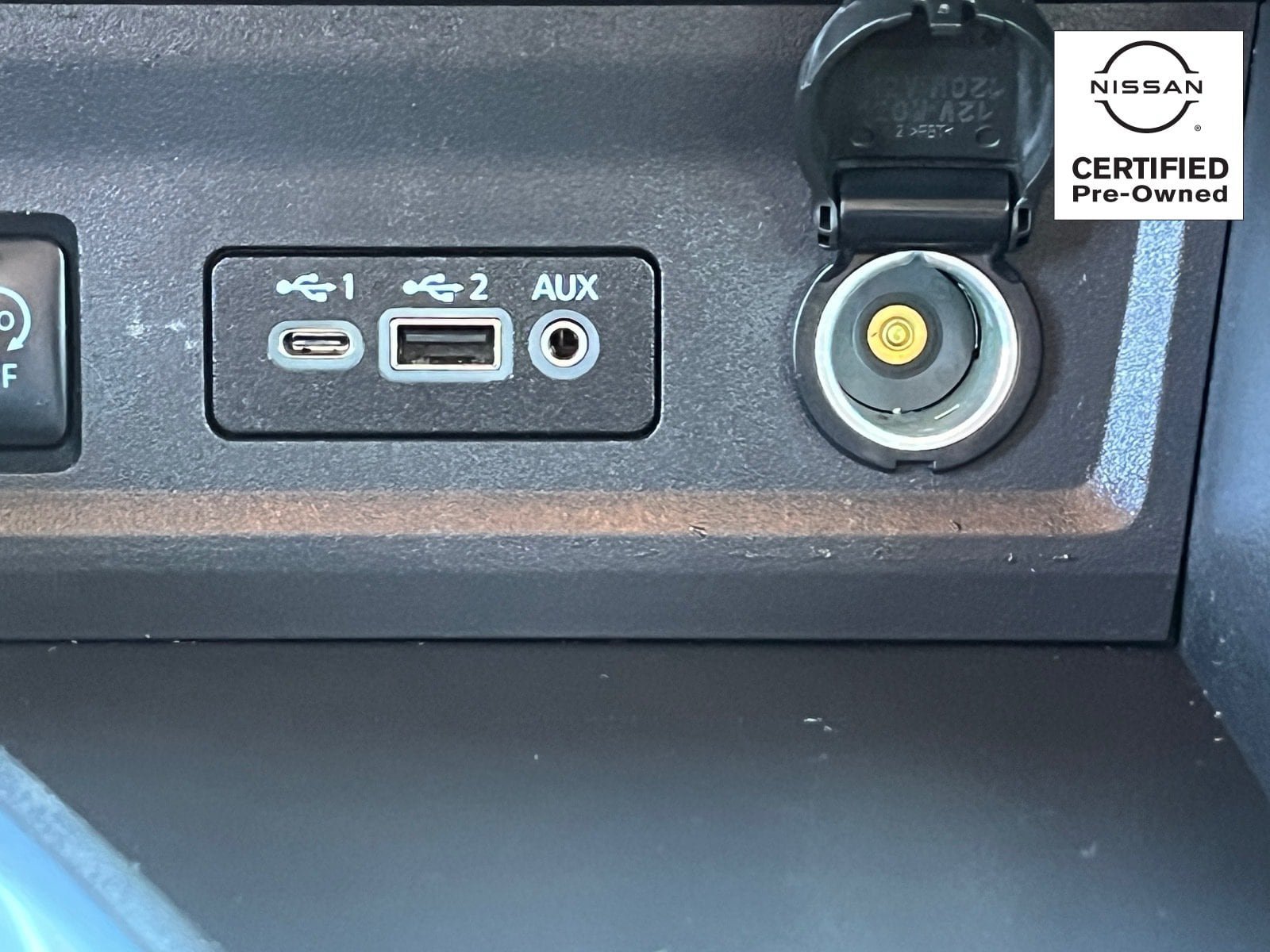 Certified 2025 Nissan Sentra SR FWD image 23