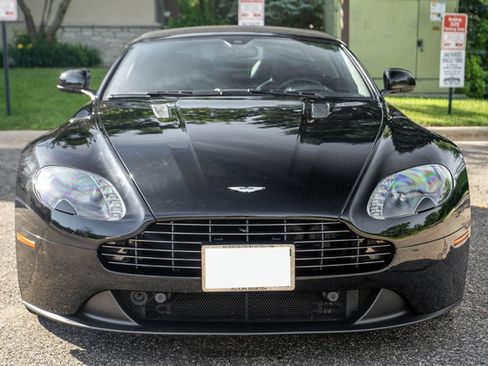 Used 2015 Aston Martin V8 Vantage GT RWD image 16