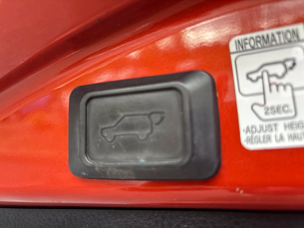 Used 2016 Toyota RAV4 XLE AWD/4WD image 15