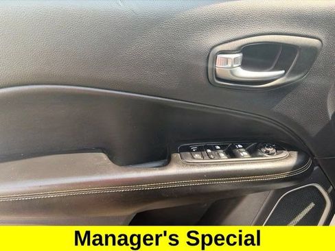 Used 2020 Jeep Compass Latitude w/ Cold Weather Group AWD/4WD image 13