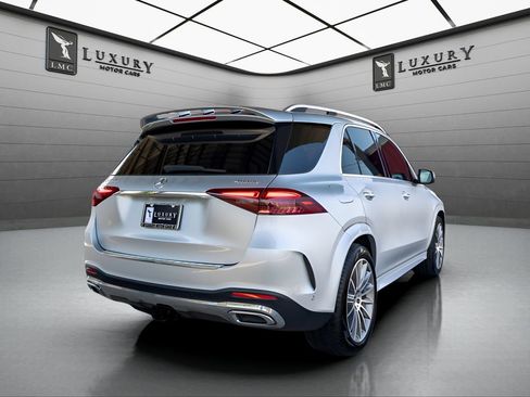 Used 2024 Mercedes-Benz GLE 450 4MATIC w/ AMG Line Exterior image 8