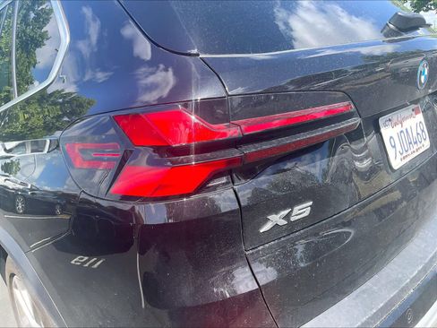 Used 2024 BMW X5 xDrive50e w/ Parking Assistance Package AWD/4WD image 29