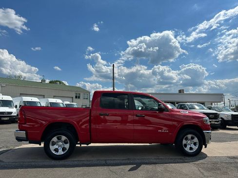 Used 2025 RAM 1500 Big Horn AWD/4WD image 7