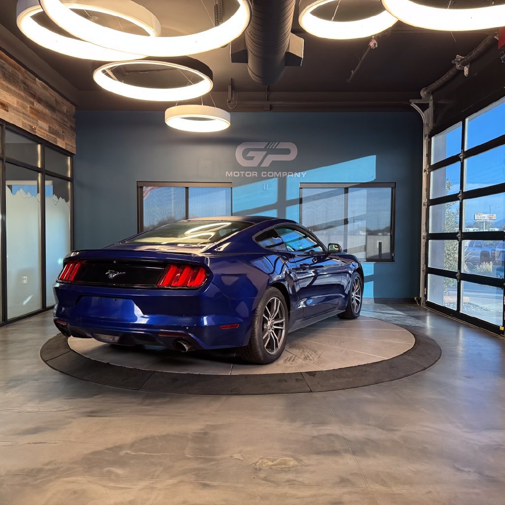 Used 2016 Ford Mustang Coupe RWD image 3