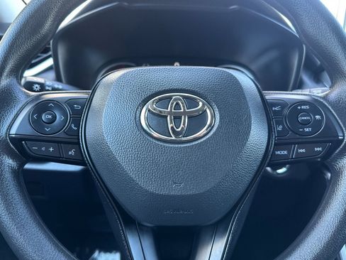 Used 2025 Toyota RAV4 XLE image 22