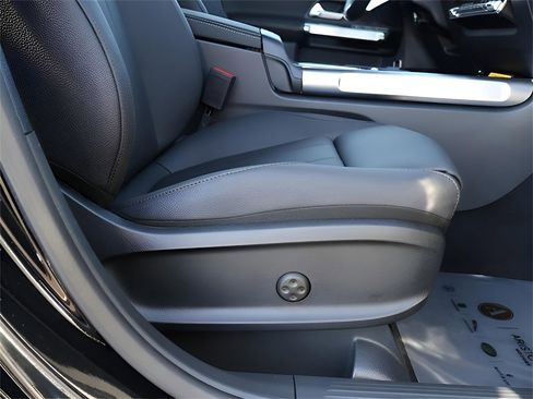 Certified 2025 Mercedes-Benz GLB 250 4MATIC image 12