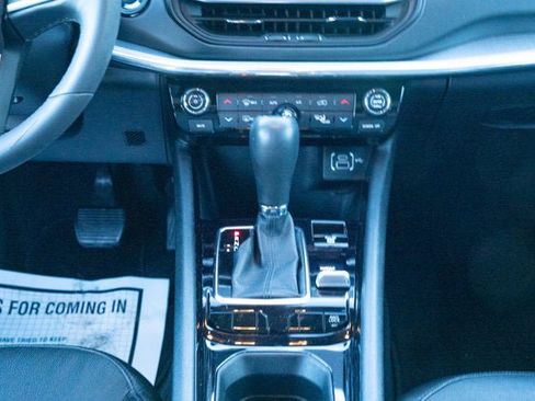 Used 2023 Jeep Compass Limited image 30