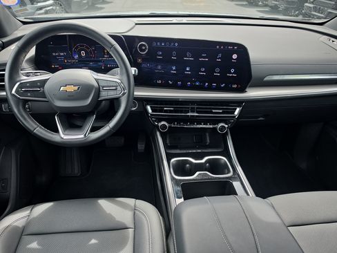 Certified 2026 Chevrolet Traverse LT FWD image 8