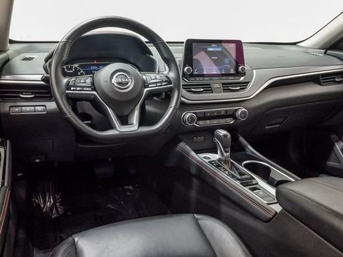 Used 2025 Nissan Altima 2.5 SR AWD/4WD image 7