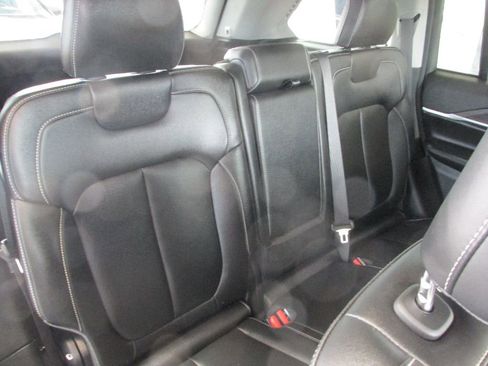 Used 2023 Jeep Grand Cherokee 4WD 4xe image 33