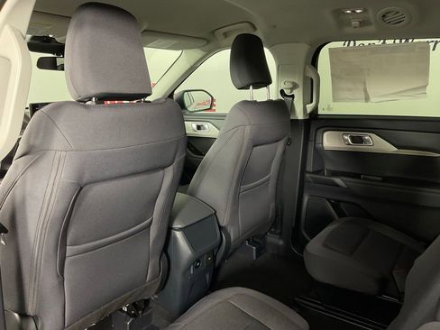 New 2026 Ford Explorer Active RWD image 15