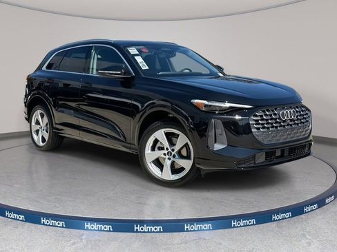 Certified 2025 Audi Q5 Premium Plus w/ Premium Plus AWD/4WD image 1
