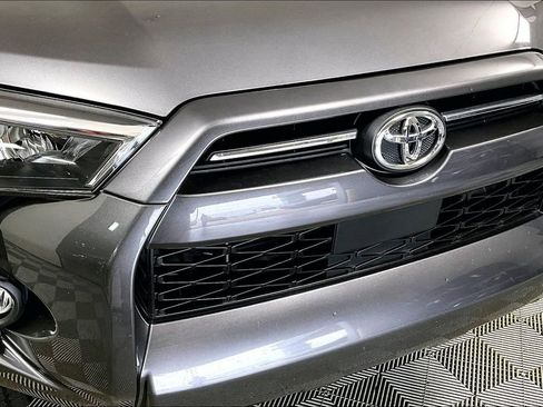 Used 2022 Toyota 4Runner SR5 image 30