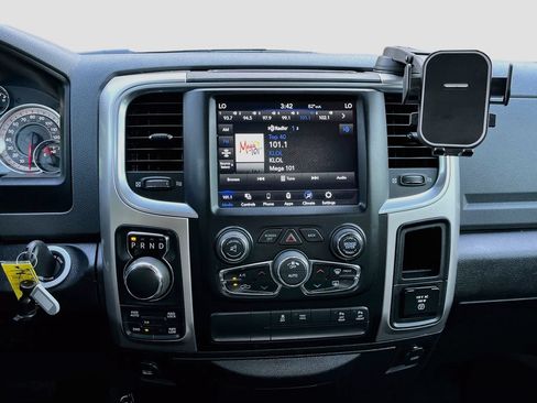 Used 2019 RAM 1500 Big Horn AWD/4WD image 14