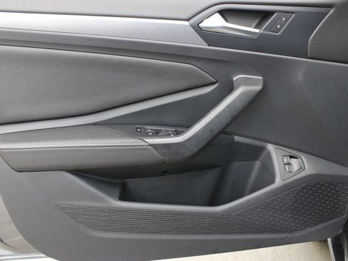 Used 2024 Volkswagen Jetta SE FWD image 15