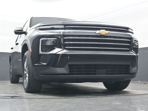 Used 2025 Chevrolet Traverse LT image 21