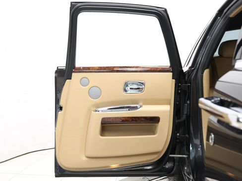 Used 2011 Rolls-Royce Ghost RWD image 82