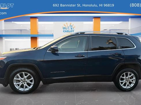 Used 2018 Jeep Cherokee Latitude Plus w/ Comfort/Convenience Group FWD image 4