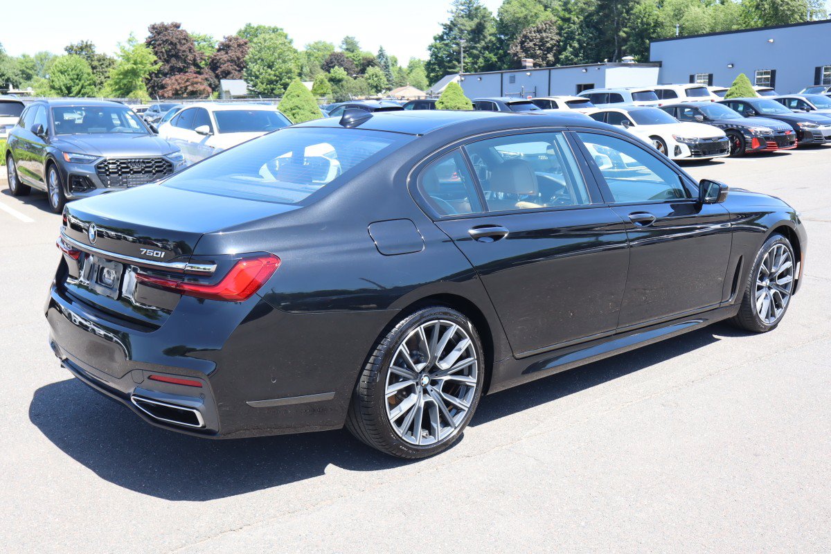 Used 2021 BMW 750i xDrive w/ Executive Package AWD/4WD image 6