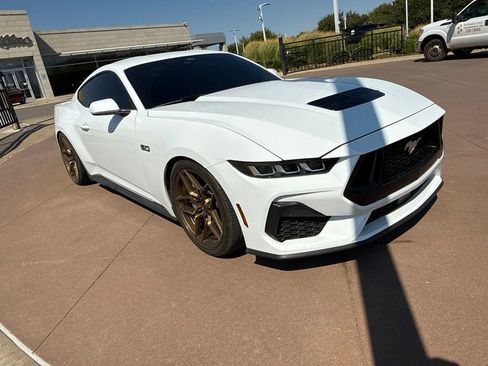 Used 2024 Ford Mustang GT RWD image 3