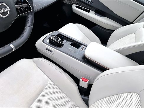 Used 2024 Nissan Ariya EVOLVE+ image 17