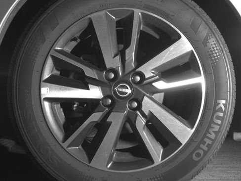 Used 2025 Nissan Versa SV image 12