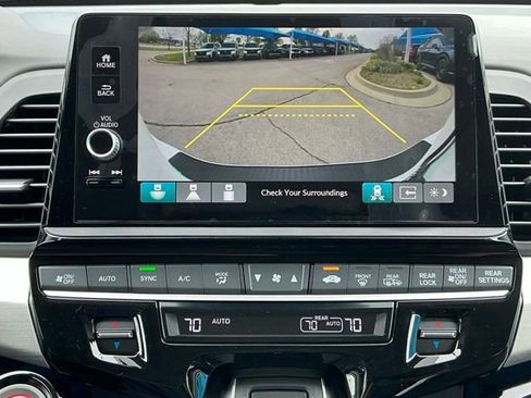 New 2026 Honda Odyssey Touring image 15