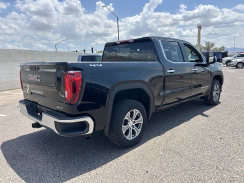 Used 2025 GMC Sierra 1500 SLT AWD/4WD image 4